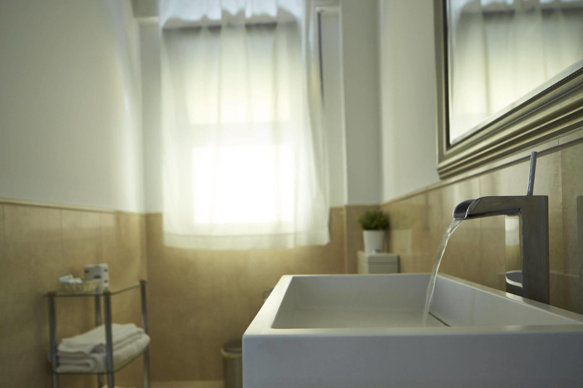 Hotei Bed & Breakfast 3*